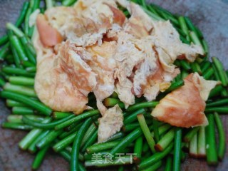 蒜薹炒鸡蛋步骤5