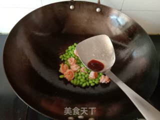 毛豆米炒虾仁步骤7