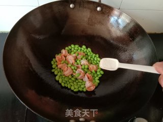毛豆米炒虾仁步骤6