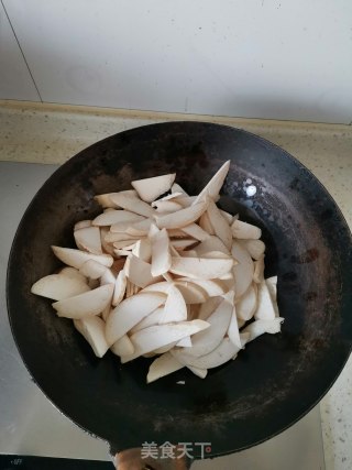 腊八蒜炒杏鲍菇步骤3