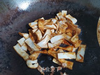 肉炒腊香干步骤3