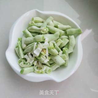 卤肉炖豆角步骤1