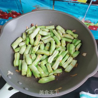 卤肉炖豆角步骤6