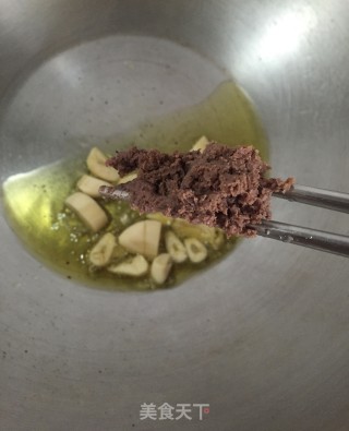 虾酱通菜梗步骤4
