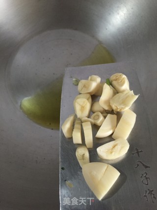 虾酱通菜梗步骤3