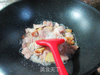 淡菜干炒猪肉步骤5