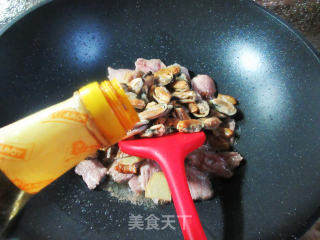 淡菜干炒猪肉步骤6