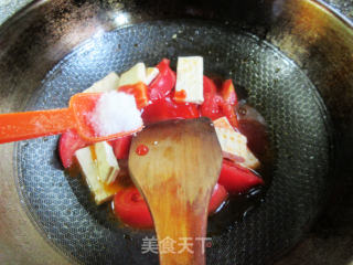 番茄炒豆腐干步骤7