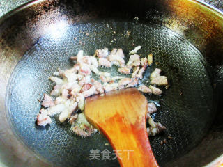 榨菜丝肉丝炒毛豆步骤5
