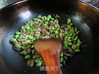 榨菜丝肉丝炒毛豆步骤9