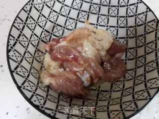 溜炒菌菇步骤3