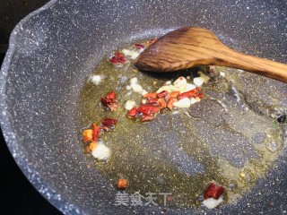 腊肉炒鱼腥草步骤4