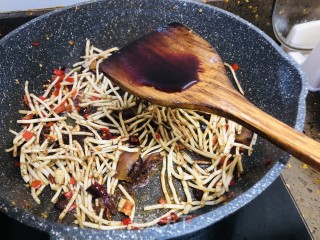 腊肉炒鱼腥草步骤9