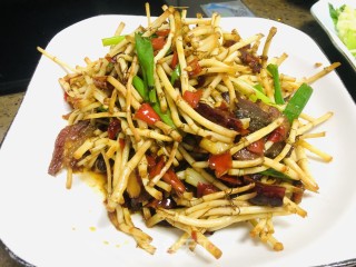 腊肉炒鱼腥草步骤11