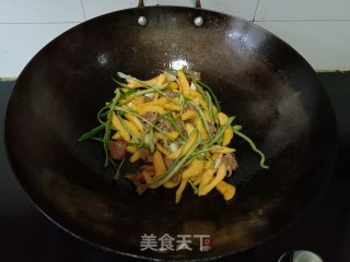 菠萝蜜炒肉步骤5