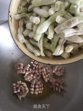 山豆角焖瘦肉步骤6