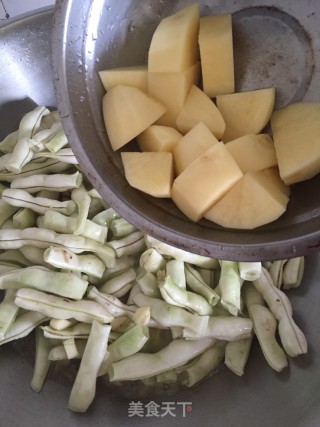 山豆角焖瘦肉步骤8