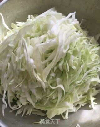 粉条炒包菜步骤2