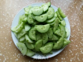 黄瓜炒鹅蛋步骤2