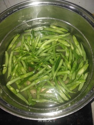 清炒四季豆步骤3