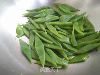 鸡蛋炒豆角步骤4