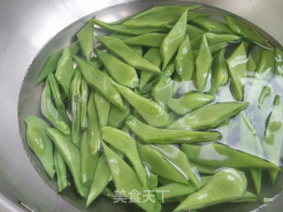 鸡蛋炒豆角步骤2