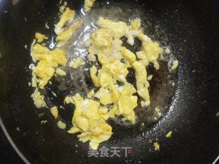 简单营养低卡低脂的家常小炒玉米胡萝卜炒蛋步骤4