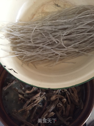 瘦肉炖山豆角干步骤10
