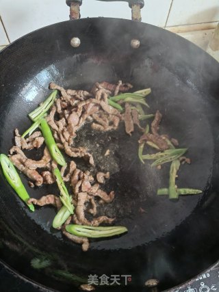 牛肉丝炒高笋步骤4