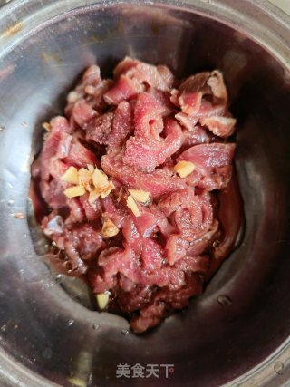 牛肉丝炒高笋步骤2