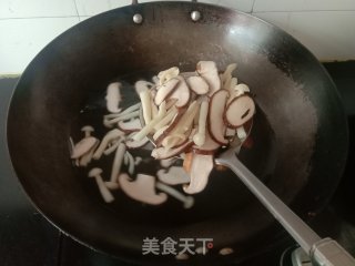 小炒双菇步骤2