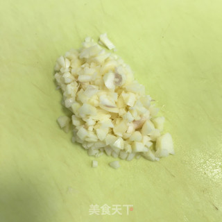 蒜蓉浇汁红苋菜步骤2