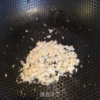 蒜蓉浇汁红苋菜步骤5