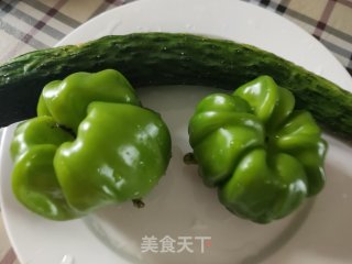 辣椒黄瓜炒青虾步骤2