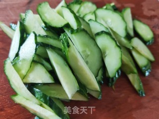 辣椒黄瓜炒青虾步骤3