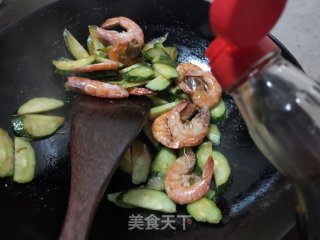 辣椒黄瓜炒青虾步骤11
