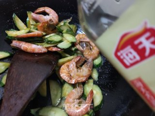 辣椒黄瓜炒青虾步骤10