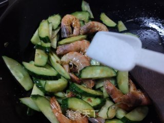 辣椒黄瓜炒青虾步骤9