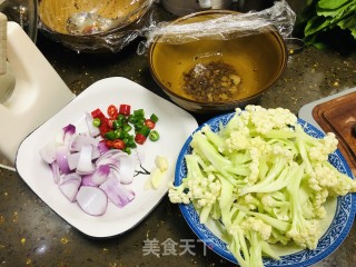 干锅花菜（家常版）步骤1