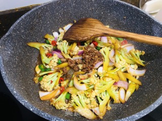 干锅花菜（家常版）步骤5