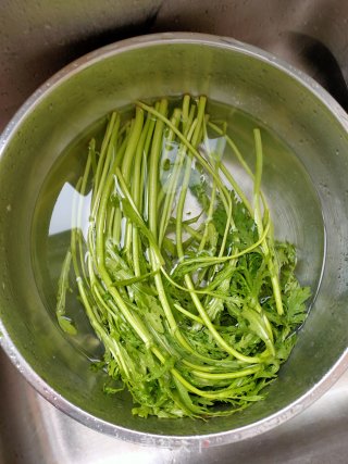 蒸茼蒿丸子步骤1