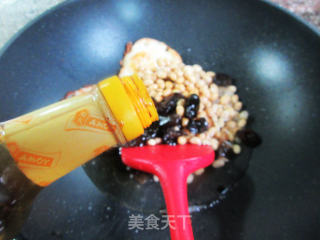 黑木耳黄豆烧鸡蛋步骤5
