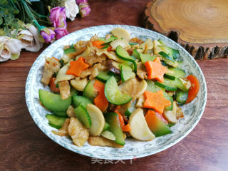 杏鲍菇黄瓜炒肉片步骤8