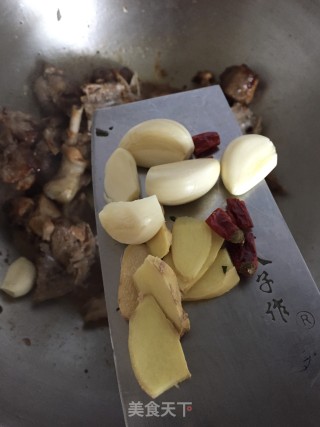 红酒焖鸭步骤6