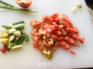 番茄炖鲫鱼步骤1