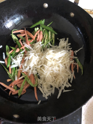 火腿肠炒苤蓝步骤4
