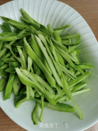 刀豆炒肉丝步骤3