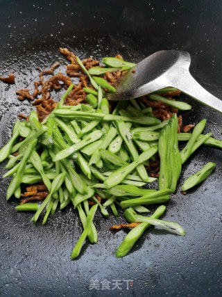 刀豆炒肉丝步骤6