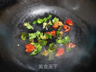 辣椒炒毛豆步骤2