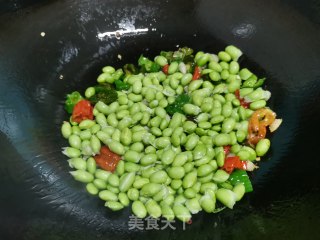 辣椒炒毛豆步骤4